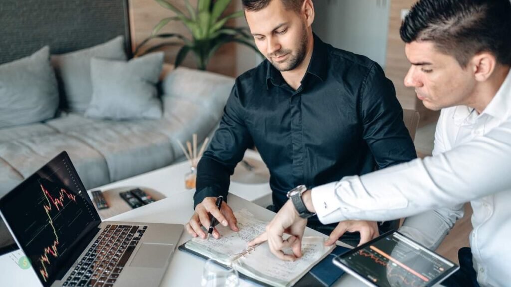 Não buscar orientação de um profissional de finanças